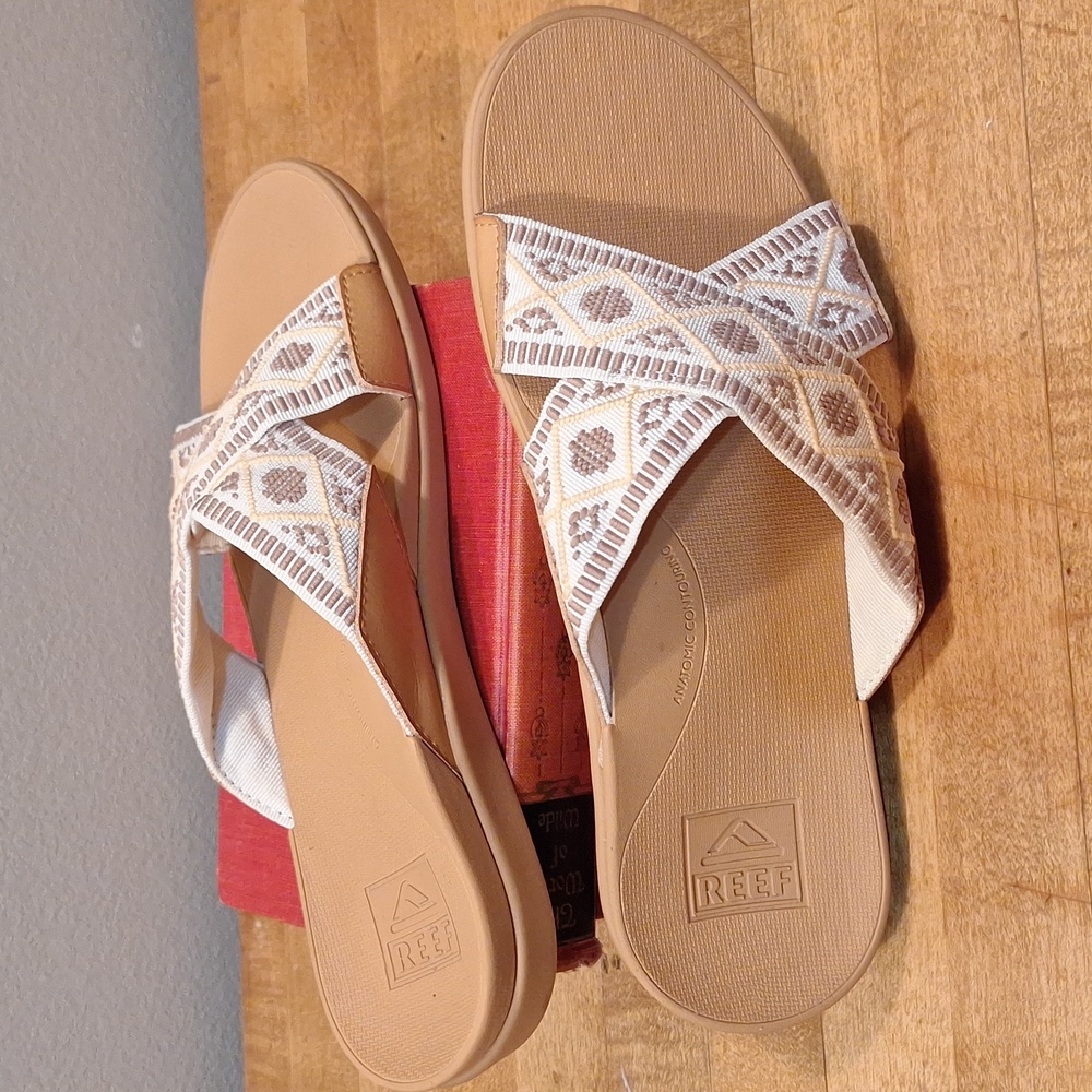 Reef Wide Fabric Strap Sandals Anatomic Contouring EUC Flip flops Size 9 Eur 40